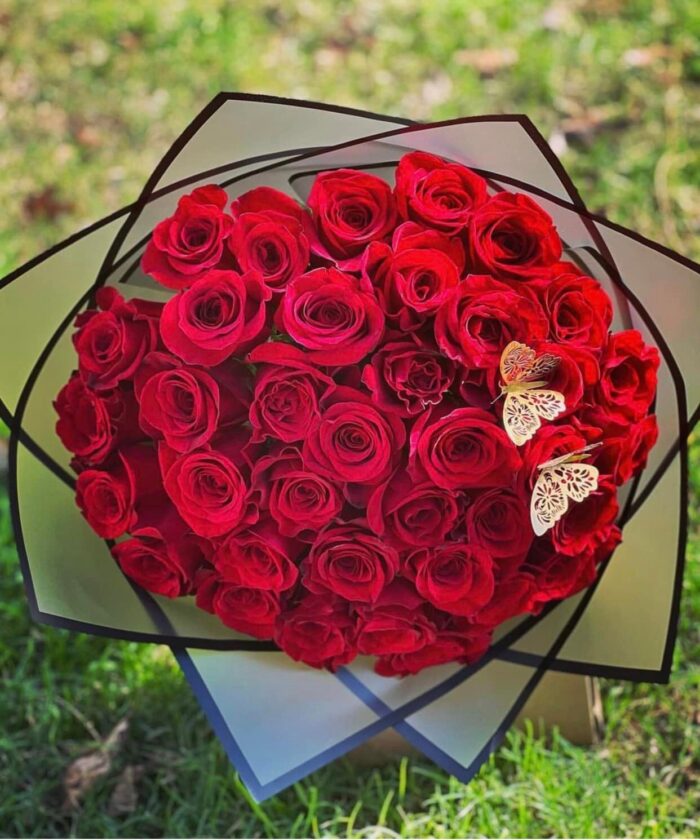 50 Red Roses “Buchón Bouquet